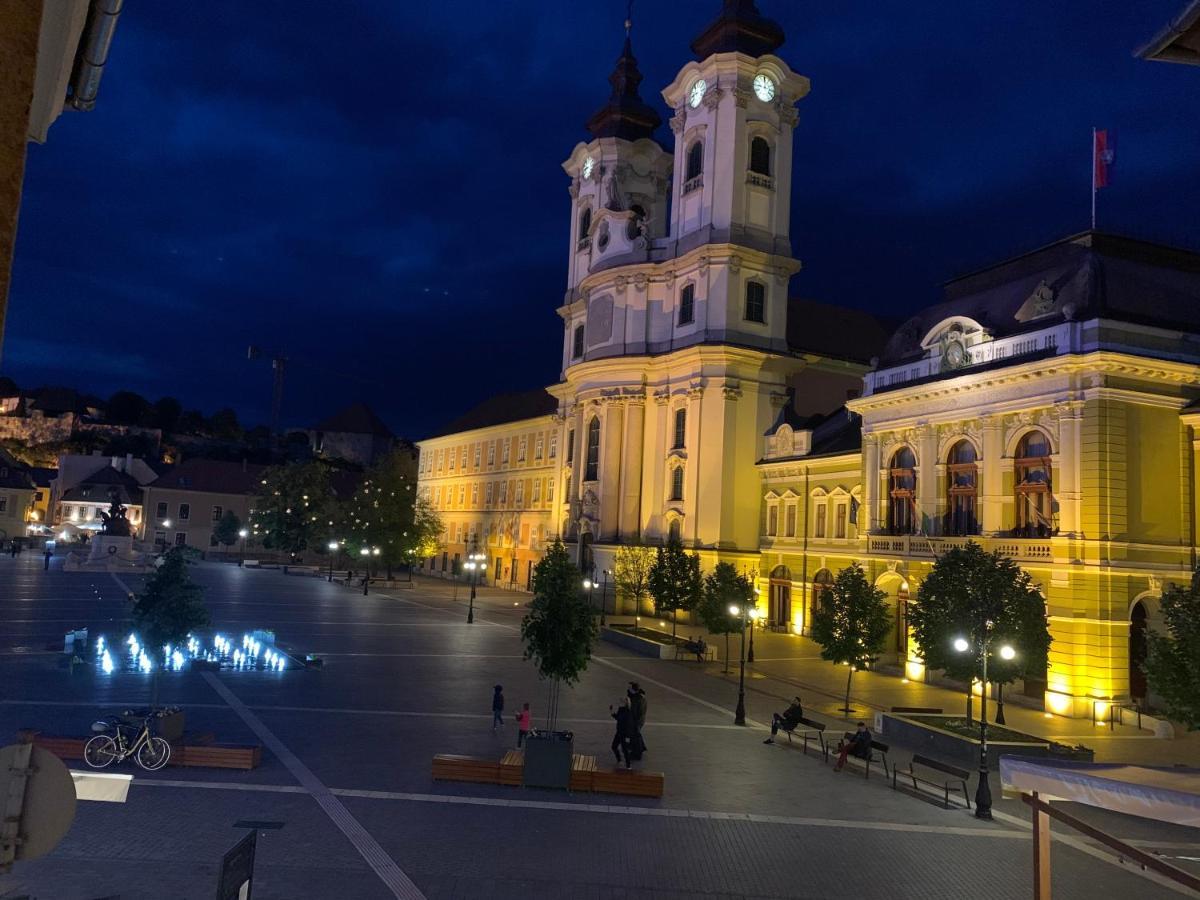 Forst-Haz Apartman Eger Exterior photo