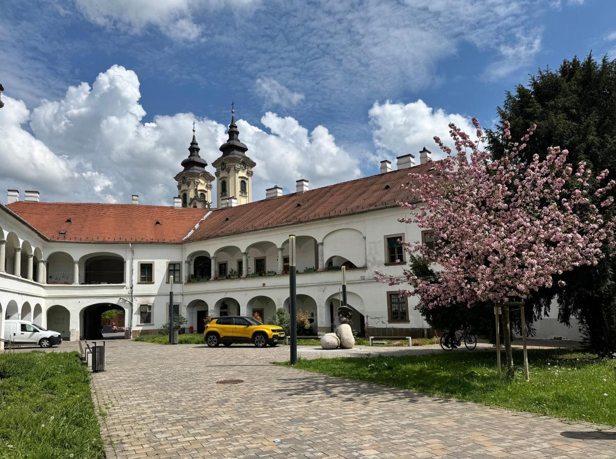 Forst-Haz Apartman Eger Exterior photo
